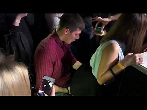❤️ ロシアのナイトクラブでリアルセックス。18歳のロシア人少女がナイトクラブで肛門と膣を犯される ❤️  at us ❌️❤